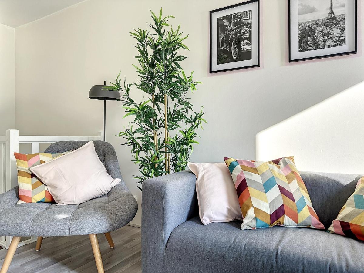 Charmant Appartement Avec Terrasse Parking Ispagnac Exterior foto